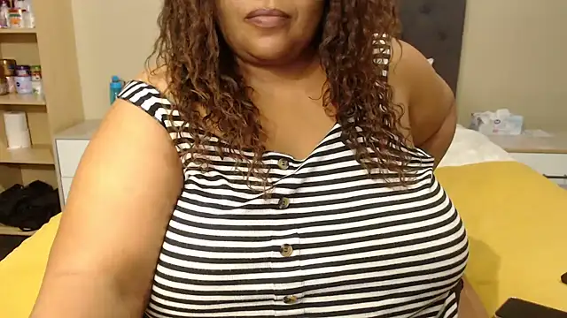 ONIONBOOOTY69 Adlı Modelin Canlı XXX Sohbeti
