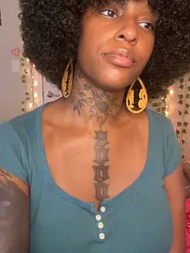 MistiSavannah Chat XXX live