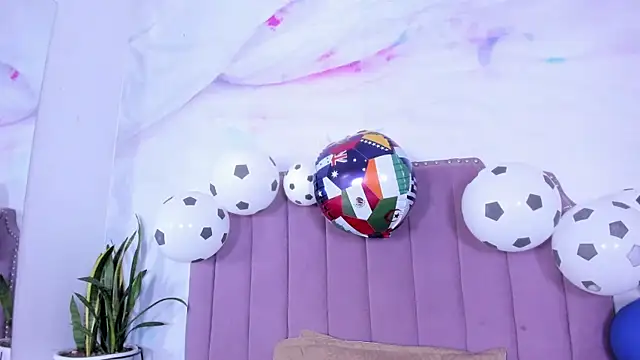 Chat +18 de Aida_moreno ao vivo