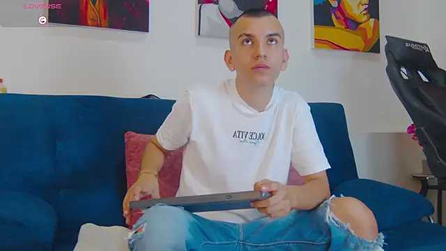 Rowan_Cley Live XXX Chat