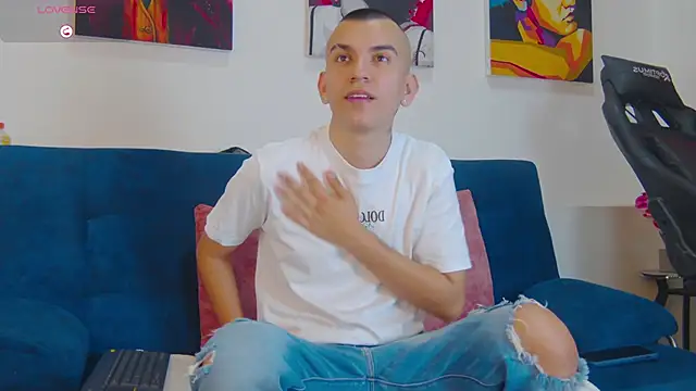 Rowan_Cley élő XXX-chatje