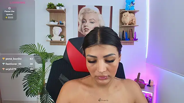 Chat +18 de SALOOMEE__ ao vivo