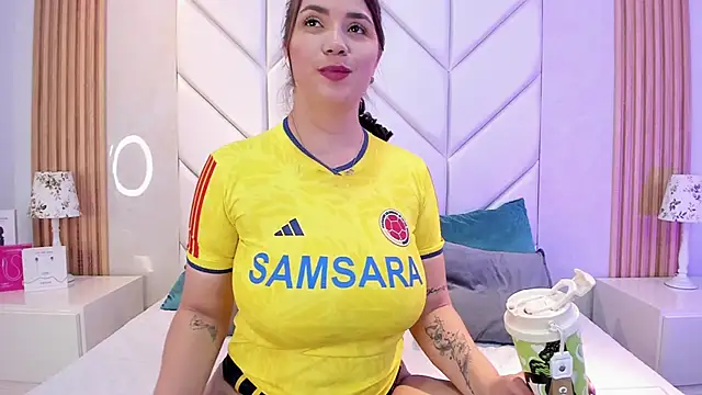 צ'אט XXX בשידור חי של Samanta_Rave