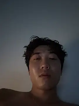 YourBadboy718 即時 XXX 聊天