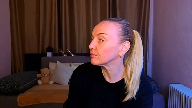 Bella_soulmate: διαδικτυακό σόου στην κάμερα