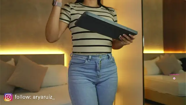 Živý XXX chat arya_ruizz_