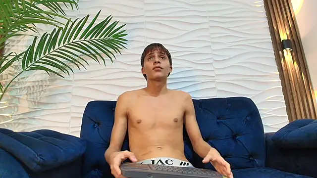 Pavo_tv's Live XXX Chat