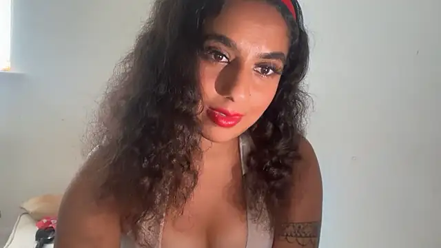 fayfay21@xh Chat XXX in diretta