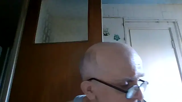 mariusica1@xh live XXX chat