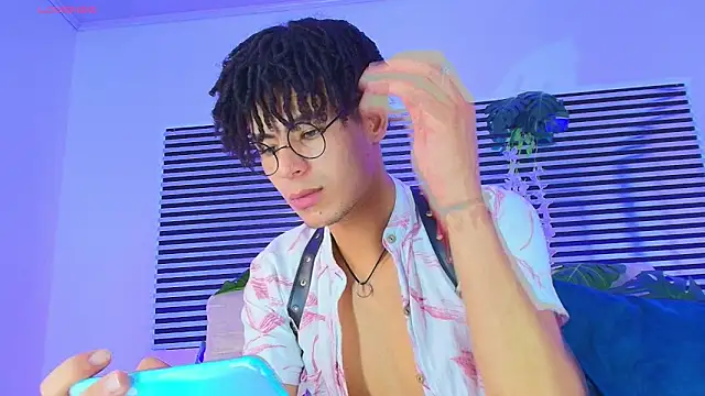ThiiagoSaeenz's Live XXX Chat