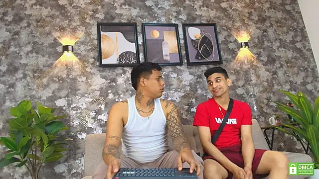 Chat +18 de Alejandro_and_Deiby ao vivo