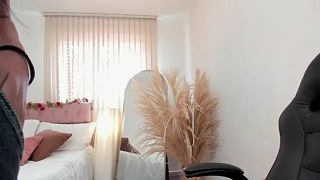 دردشة Charlotte_pleasure الجنسية المباشرة