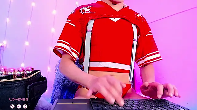 XXX chat uživo modela SebastianHilton