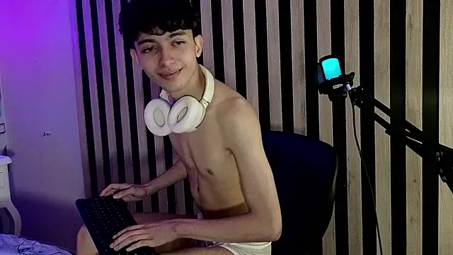 Chat XXX en directo de Twink_Sebas7