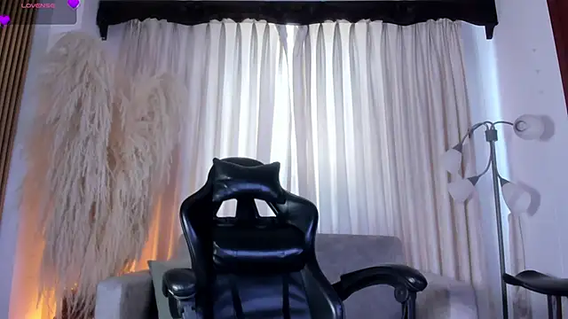 XXX chat uživo modela JulienSaint