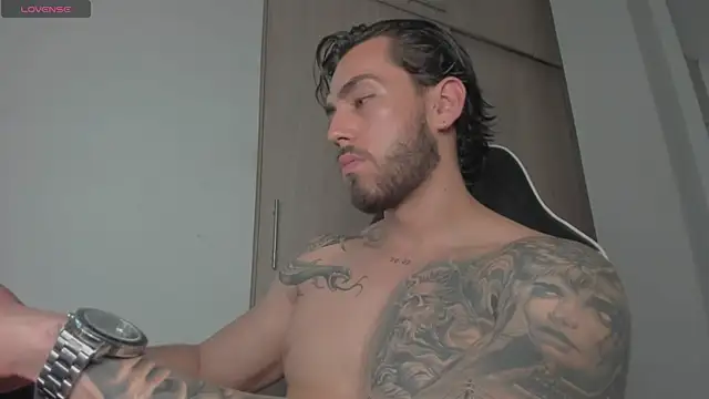 Axel__Blaze élő XXX-chatje