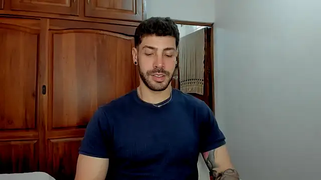 Guyinthemountain Adlı Modelin Canlı XXX Sohbeti