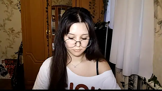 Živý XXX chat Adilily