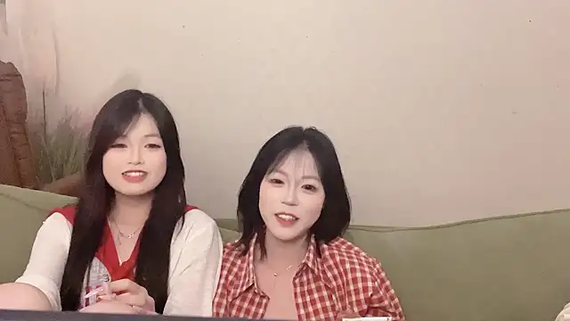 The_Three_Stooges 라이브 XXX 채팅