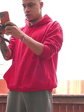 Chat +18 de AlphaMasterXxx ao vivo