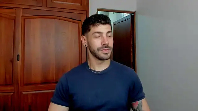 Chat XXX en directo de Guyinthemountain