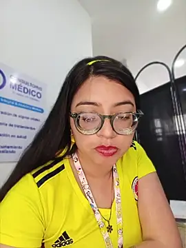 SOFI__10 Adlı Modelin Canlı XXX Sohbeti