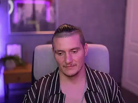 Онлайн чат XXX Alex_Wilde