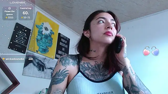 ZoeBakers_'s Live XXX Chat