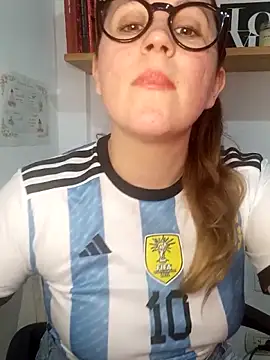 SofiEsteves Adlı Modelin Canlı XXX Sohbeti