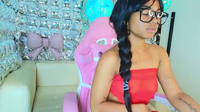 candy-paris' Live XXX Chat