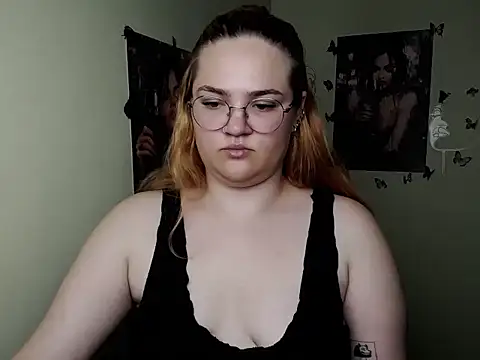 RinaRiii Chat XXX in diretta