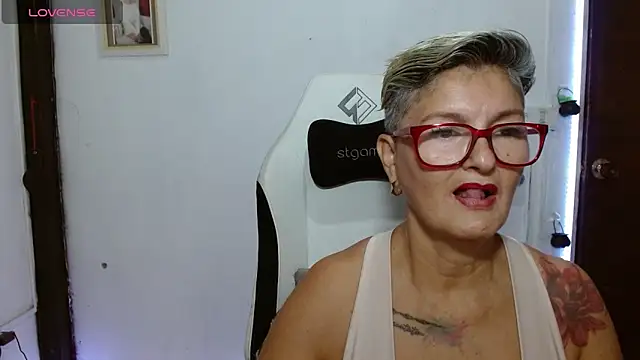 bety-cum2 Adlı Modelin Canlı XXX Sohbeti