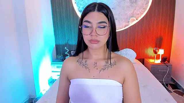 RoseCassie live XXX chat