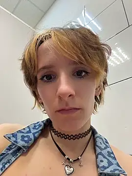 Liya__LoveのライブXXXチャット