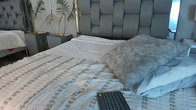 Charlie___Musk Pertunjukan Webcam