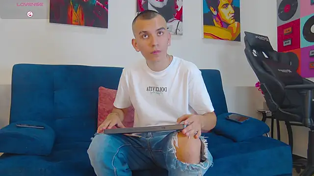 Rowan_Cley Chat XXX live
