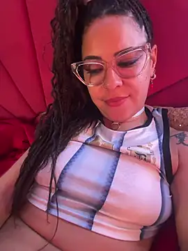 צ'אט XXX בשידור חי של mariposapontiak420