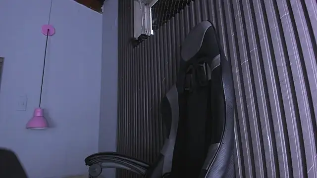 James-06 Chat XXX live