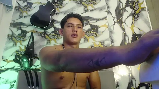 Hiroshi_Shen Chat XXX in diretta