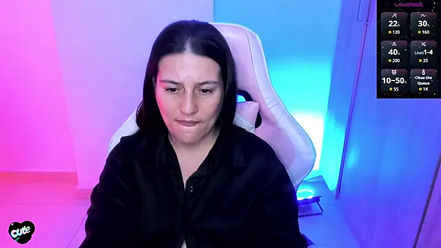 Chatroom XXX en direct de Saskyaa