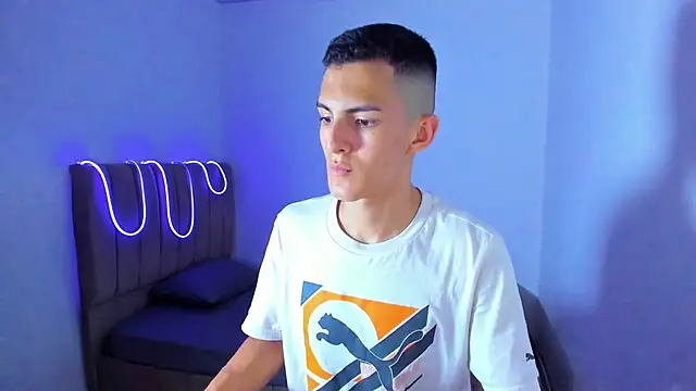 Matiius18 Live XXX-Chat