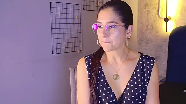 Chat +18 de Sunny_River ao vivo