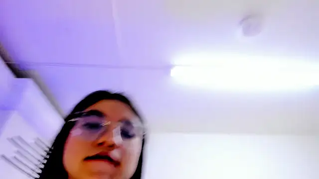 Chat +18 de LindaCatalina_ ao vivo
