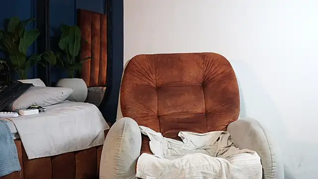 JhonyWestt Adlı Modelin Canlı XXX Sohbeti