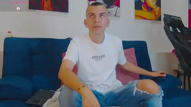 Rowan_Cley's Live XXX Chat