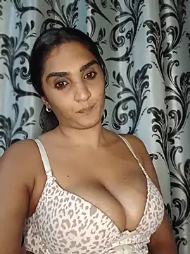 XXX chat uživo modela Eroticindian07