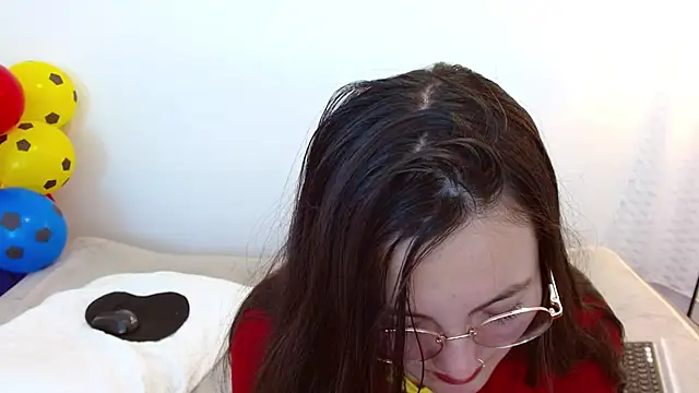Elle_Lee_ webkamerás műsora