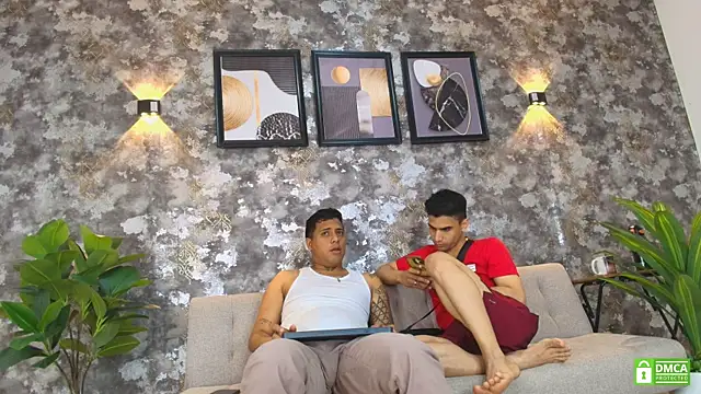 Chat XXX en directo de Alejandro_and_Deiby