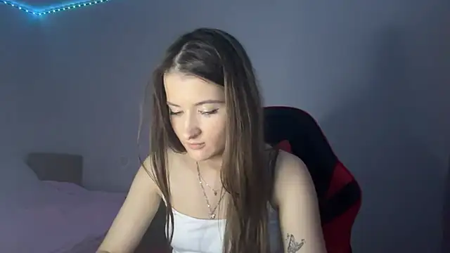 Chat +18 de cute_nessy ao vivo