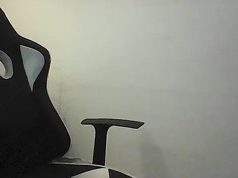 Kalel17073's Live XXX Chat